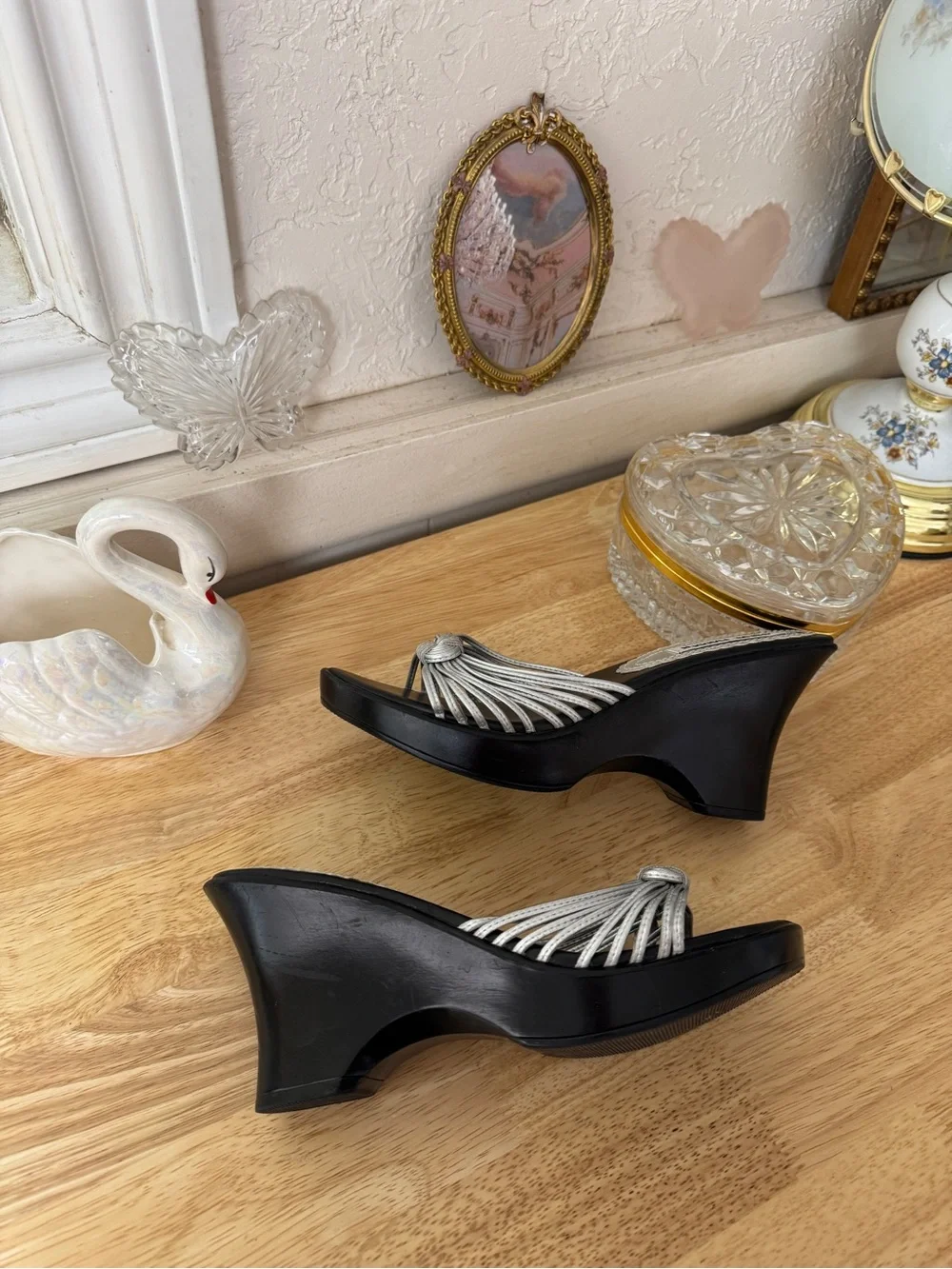 ✨Iconic early 2000s Steve Madden Y2K silver strappy wedge heels ✨ size 7.5 - Picture 12 of 13